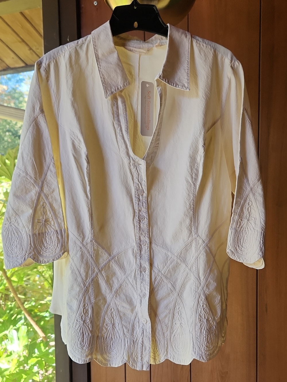 Soft Surrpundings Cream Colored Embroidered Button-Front Women's Top